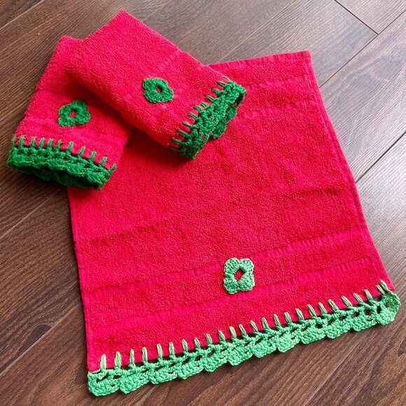 Handmade Christmas Embroidered Fingertip  Towel Set 100% Egyptian Cotton - Picture 2 of 2